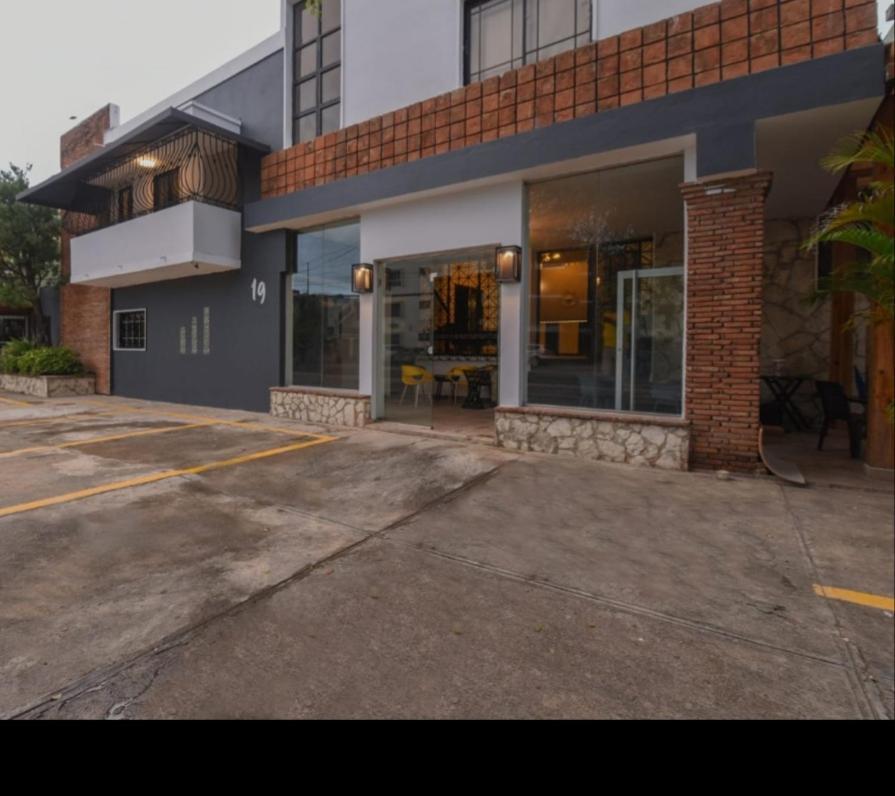 Ph 19 Guesthouse Hotel In Gazcue サントドミンゴ エクステリア 写真